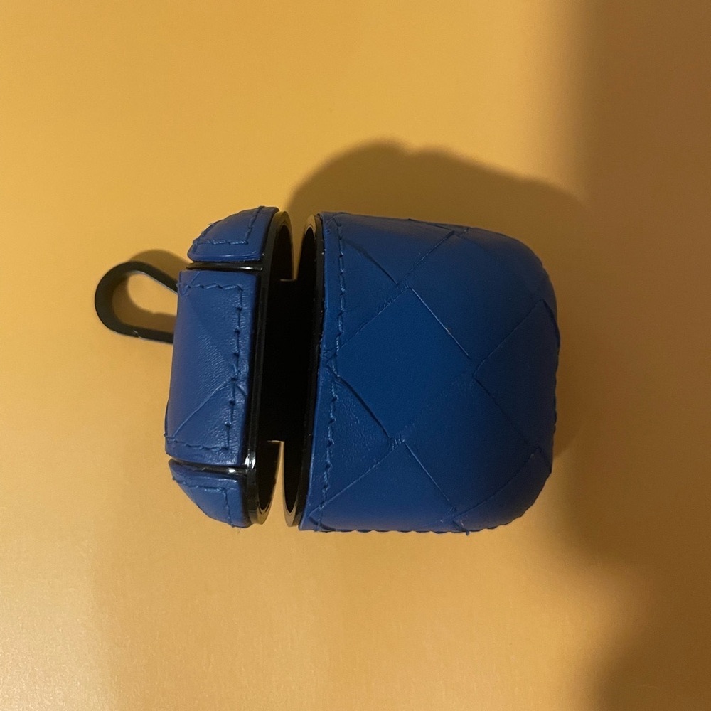 AUTHENTIC Bottega Veneta AirPod Case